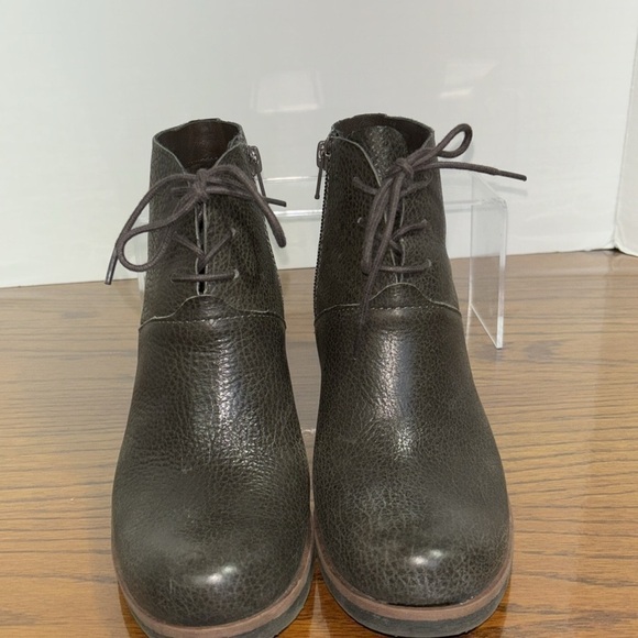 Korks Rossi pebble gray leather upper heeled boots/booties. Size 6.5. NWOT. - Picture 3 of 7